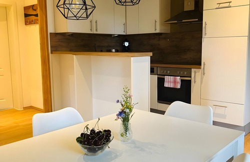 Kressbronn Appartement | Holiday Apartment "Neu" with Mountain View, Balcony and Wi-Fi