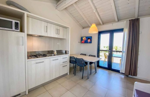 Cavalcaselle Appartement | Holiday apartment with pool and sun loungers