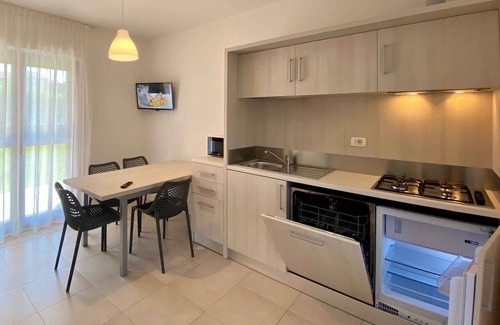 Cavalcaselle Appartement | Holiday apartment with pool and sun loungers