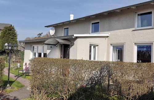 Lietzow Appartement | Appartement de vacances avec vue sur le petit Bodden de Jasmund et meubles de jardin