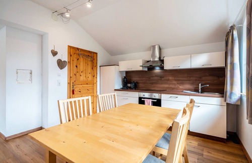 Wolfach Appartement | Appartement 'Bergblick' avec piscine partagée, terrasse partagée et Wi-Fi