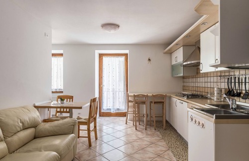 Baselga di Pine Appartement | Appartement de vacances 'Appartamento Lucia' avec balcon privé et Wi-Fi.