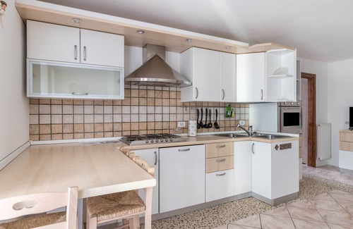 Baselga di Pine Appartement | Appartement de vacances 'Appartamento Lucia' avec balcon privé et Wi-Fi.