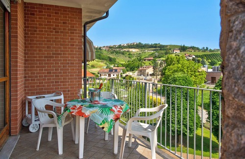 San Matteo Appartement | Appartement de vacances 'Magnolia' dans le Piémont, avec piscine commune, jardin et sauna