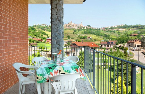 San Matteo Appartement | Appartement de vacances 'Glicine' dans le Piémont, avec piscine commune, jardin et sauna