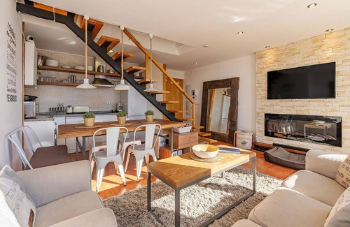 Pradollano Appartement | Holiday apartment "Atico 10 G" near slopes with private terrace Wi-Fi (Free), parking space (Free), parking space