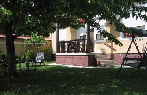 Balatonszabadi Appartement | Holiday apartment with garden and quiet location