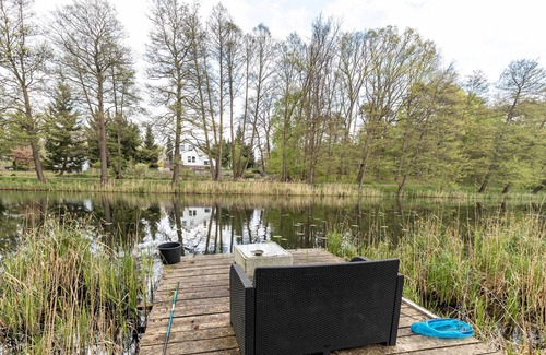 Groß Lindow Appartement | Appartement de vacances 'Au Bord de l'Eau' avec vue sur le lac, terrasse commune et Wi-Fi