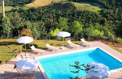Acqualagna Appartement | Holiday apartment Acqualagna for 1 - 6 persons - Twin house