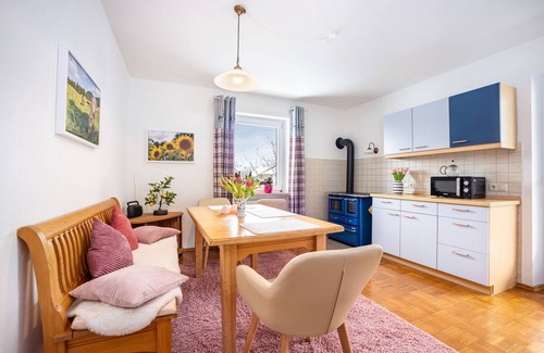 Heitlern Appartement | Appartement 'Breitenbergblick' avec vue sur les montagnes, balcon et Wi-Fi.