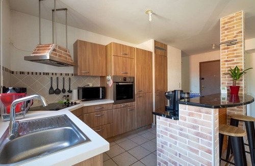 Cruseilles Appartement | Apartamento vacacional "Casajo" con vistas a la montaña, terraza privada y Wi-Fi