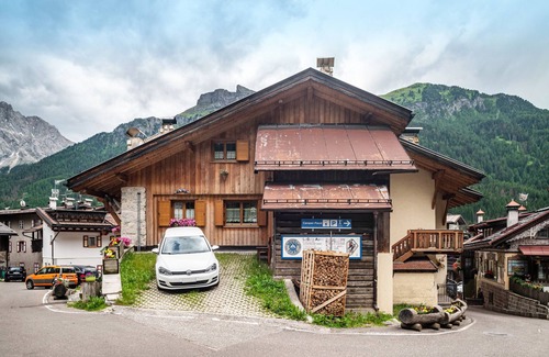 Canazei Appartement | Appartement de vacances "Cesa San Florian Apartment 2" avec vue montagne et Wi-Fi