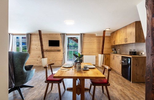 St. Blasien Appartement | Appartement '6' avec vue sur les montagnes, balcon et Wi-Fi