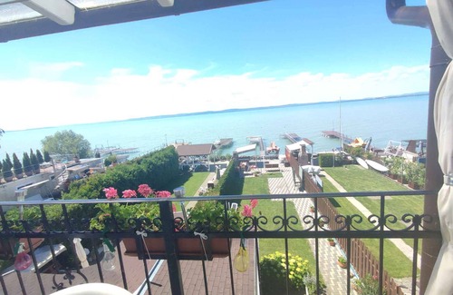 Siofok-Sosto Appartement | Appartement de vacances directement sur le lac avec son propre ponton