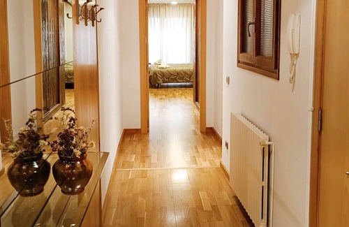 Sort Appartement | Appartement de vacances 'Exclusivo Apartamento' à Sort avec balcon et vue sur les montagnes