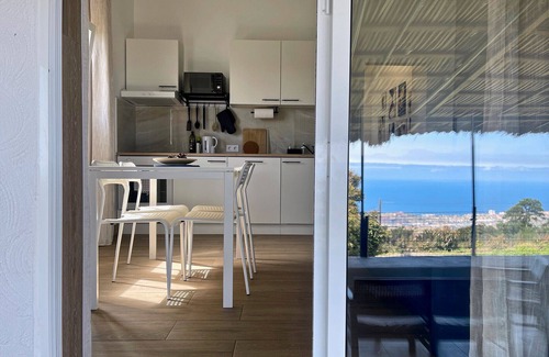 Montijos Appartement | Holiday Apartment 'Finca Ten Days - App 2 - Punta De Teno' with Sea View, Wi-Fi and Air Conditioning
