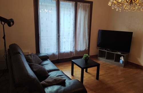 Espalion Appartement | Appartement de vacances "Gîte l'Odyssée" avec balcon et Wi-Fi