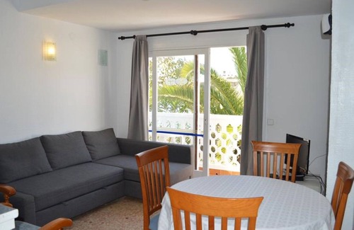 Es Canar Appartement | Appartement de vacances dans un complexe bien entretenu avec Wi-Fi et balcon.