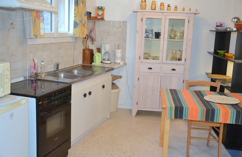 Aubres Appartement | Gîte tout équipé dans les collines derrière Nyons p. 2 pers., piscine, calme, très belle vue