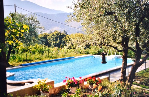 Aubres Appartement | Gîte tout équipé dans les collines derrière Nyons p. 2 pers., piscine, calme, très belle vue