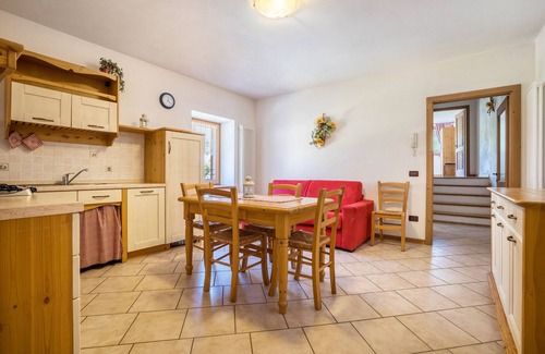 Ronzo-Chienis Appartement | Appartement de vacances "Agritur Piazera Con Terrazzo" avec vue sur la montagne