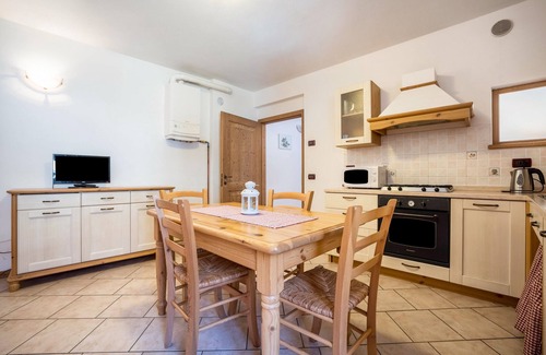 Ronzo-Chienis Appartement | Appartement de vacances "Agritur Piazera Con Terrazzo" avec vue sur la montagne