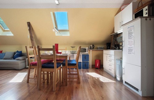 Loitz Appartement | Appartement 'Julenhof' avec terrasse privée, jardin privé et Wi-Fi
