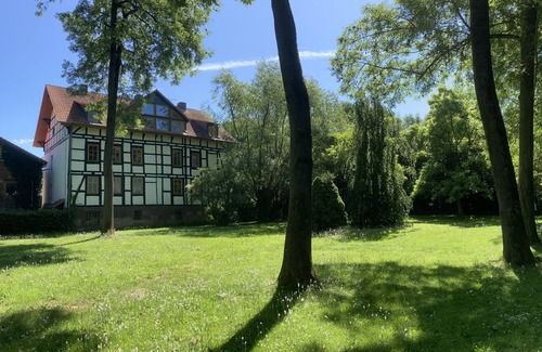 Hofgeismar Appartement | Appartement 'Kamineiche' avec jardin privé et Wi-Fi