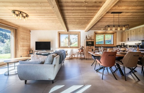 Abondance Chalet De Ski | Appartement de vacances 'Le Chalet Des Praz' avec vue sur les montagnes, jardin et Wi-Fi