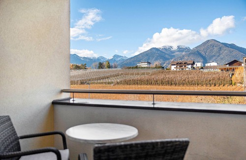 Naz Appartement | Appartement 'Linder 11' avec vue sur les montagnes, piscine partagée et Wi-Fi