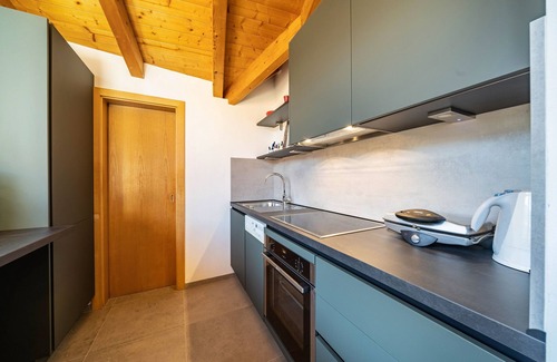 Silandro Appartement | Appartement de vacances "Luisa" avec vue sur les montagnes, terrasse privée et Wi-Fi.
