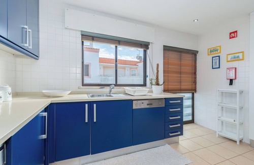 Patio Appartement | Holiday Apartment 'Marina' with Shared Pool, Shared Garden, Terrace & Wi-Fi