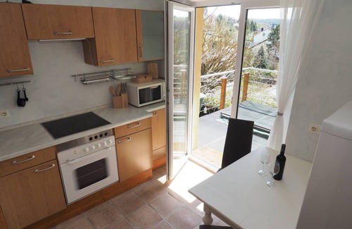 Konigheim Appartement | Appartement "Mediterranes Gelbes Haus" avec piscine privée, sauna et climatisation