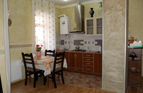 Borjomi Appartement | Appartement de vacances "Neli" à Borjomi