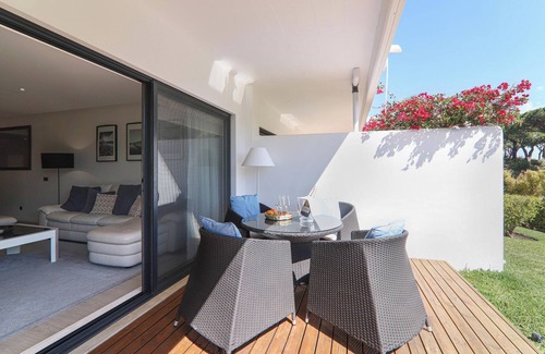 Quinta do Lago Appartement | Appartement de vacances "Noa Apartment" avec piscine, connexion Wi-Fi, climatisation, terrasse et jardin ; parking disponible