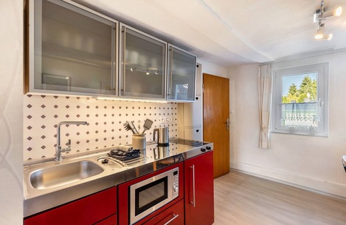 Jesberg Appartement | Holiday Apartment 'Prinzessinengarten' with Private Terrace, Private Garden and Wi-Fi
