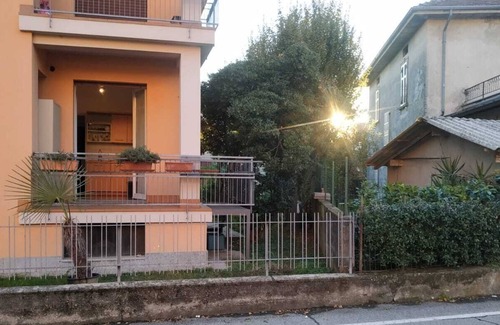 Ispra Appartement | Appartement de vacances "Residenza Gaia" au bord du lac avec jardin
