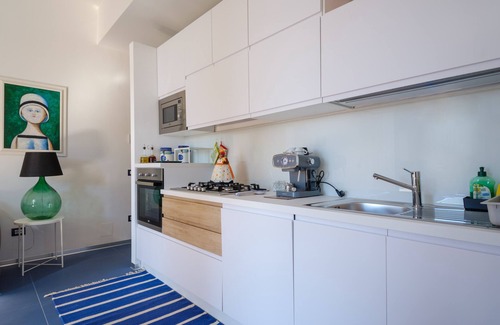 San Cataldo Appartement | Appartement de vacances SoleLuna avec vue sur la mer, terrasse et Wi-Fi.