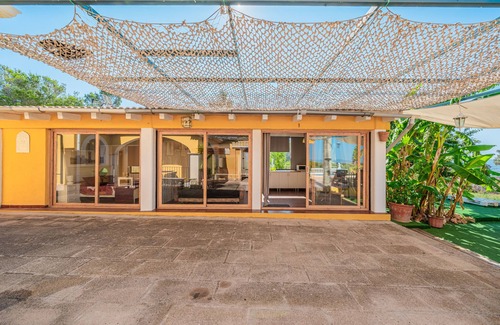 Portol Appartement | Holiday Apartment 'Sky Villa In Portol' with Shared Pool, Wi-Fi and Air Conditioning