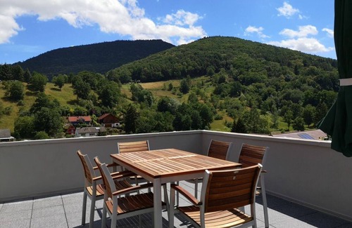 Dernbach Appartement | Apartamento de vacaciones Uhu en la casa del tilo