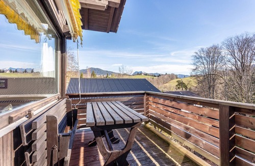 Vorauf Appartement | Appartement de vacances "Vorauf - Rosenbauer" avec vue sur les montagnes, terrasse privée et Wi-Fi