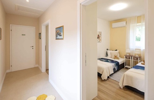 Poljica Appartement | Holiday apartment Vrsi for 1 - 7 persons with 3 bedrooms - Twin house