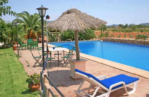 Son Antem Appartement | Appartement de vacances avec vue sur les montagnes et piscine partagée.