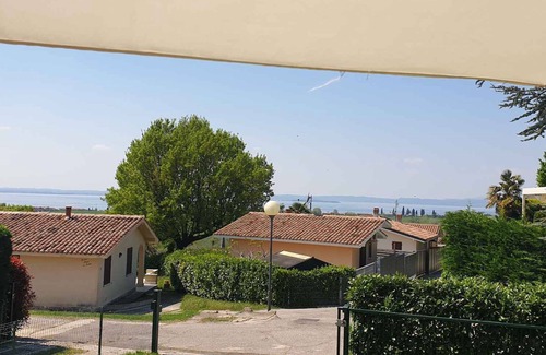 Calmasino Appartement | Appartement de vacances avec jardin privé et climatisation