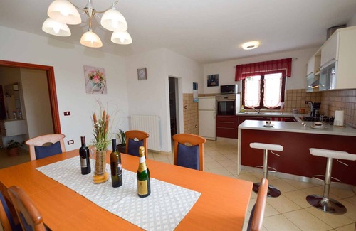 Sajini Appartement | Holiday apartment with air conditioning and mounting pool