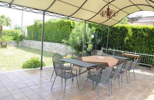Montioni Appartement | Appartement de vacances avec jardin privé dans un emplacement idéal au bord du lac