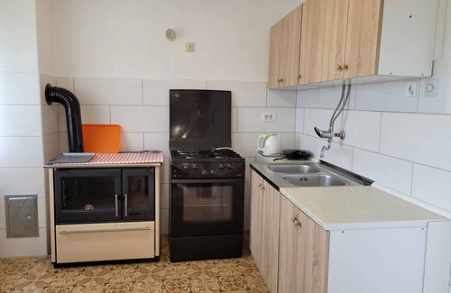 Plomin Appartement | Appartement de vacances avec balcon et piscine de montage