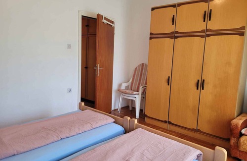 Plomin Appartement | Appartement de vacances avec balcon et piscine de montage