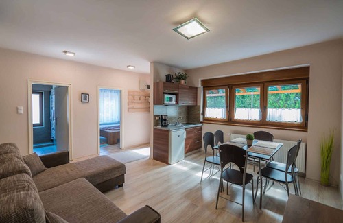Siofok Aranypart Appartement | Appartement de vacances avec jardin, à seulement 100 mètres de la plage