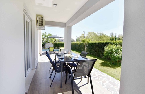 Cepljani Appartement | Appartement de vacances avec piscine dans un lotissement calme